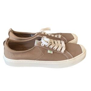 Cariuma OCA Low Burnt Sand Canvas Contrast Thread Sneaker Size 11‎